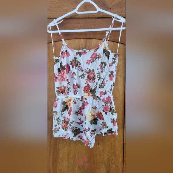 Womens size small romper - Picture 3 of 4